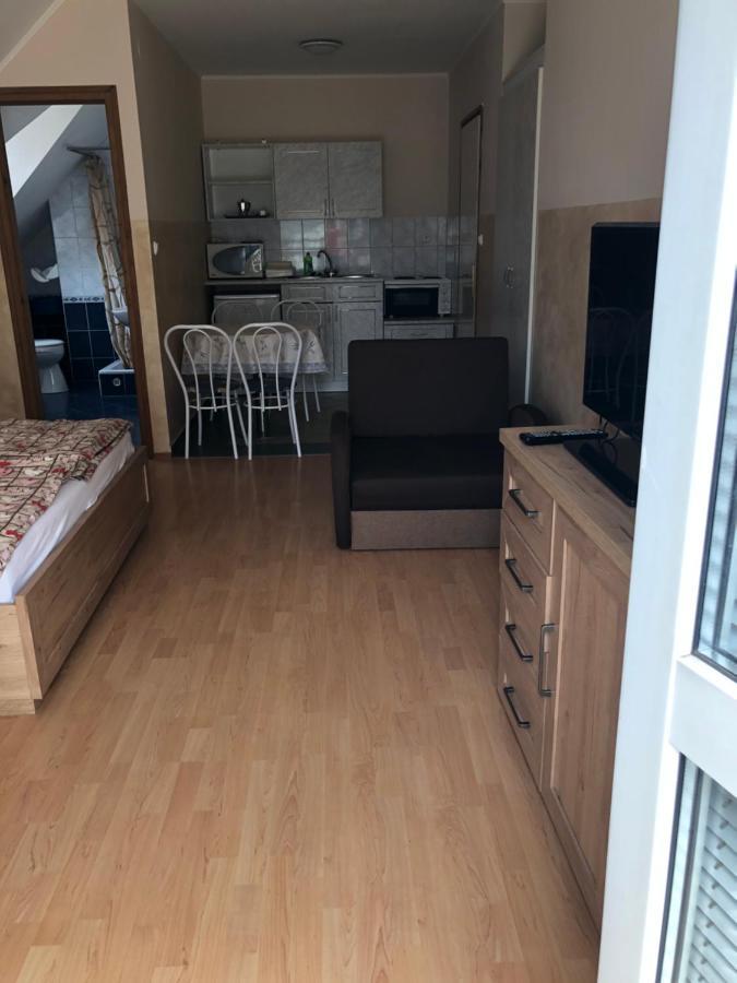 Imre Apartman Hajduszoboszlo Exterior foto