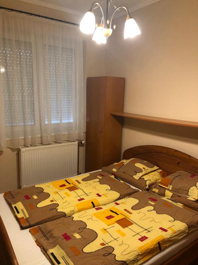 Imre Apartman Hajduszoboszlo Exterior foto