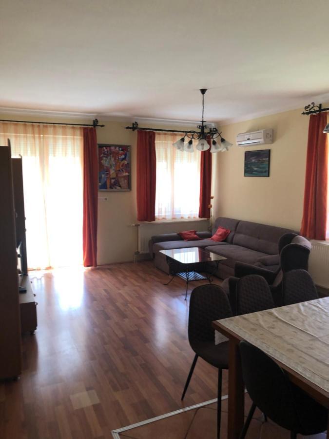 Imre Apartman Hajduszoboszlo Exterior foto
