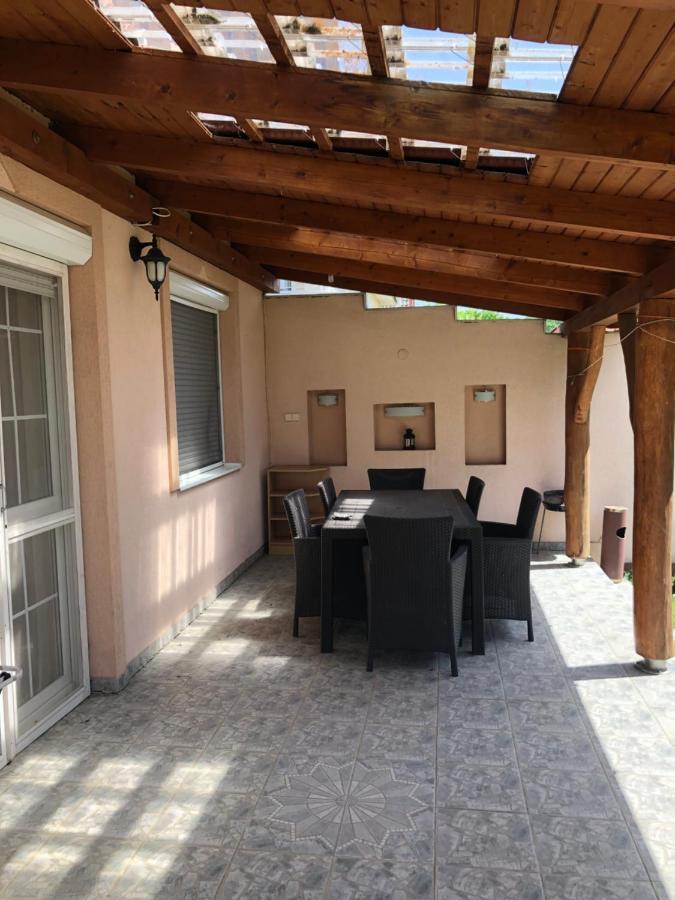 Imre Apartman Hajduszoboszlo Exterior foto