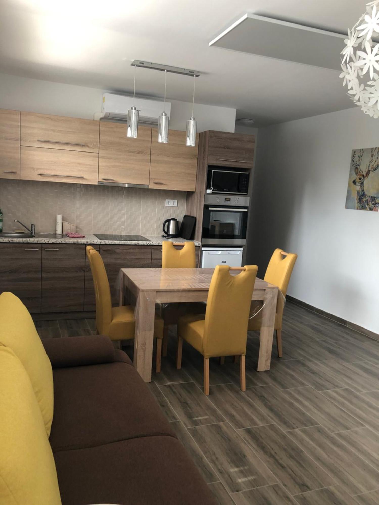 Imre Apartman Hajduszoboszlo Exterior foto