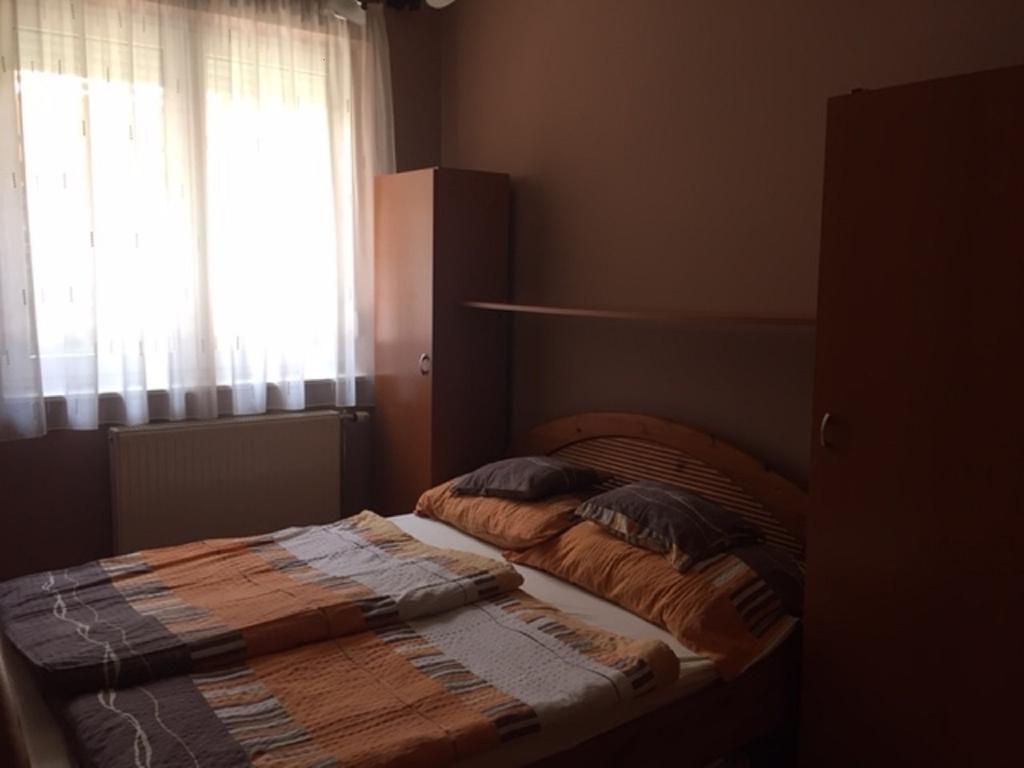 Imre Apartman Hajduszoboszlo Exterior foto